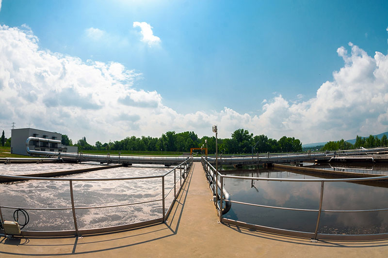 Distributeur produits traitement des eaux France